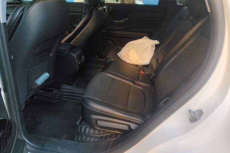 Used Lincoln Corsair 2022 2.0T Two-Wheel Drive Deluxe Edition Left Rear Seat