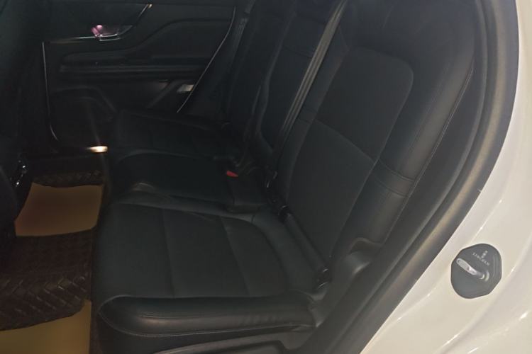 Used Lincoln Corsair 2022 2.0T Two-Wheel Drive Deluxe Edition Left Rear Seat
