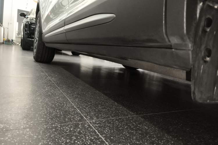 Used Lincoln Corsair 2022 2.0T Two-Wheel Drive Deluxe Edition Left Side Sill