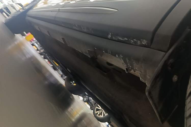 Used Lincoln Corsair 2022 2.0T Two-Wheel Drive Deluxe Edition Left Side Sill
