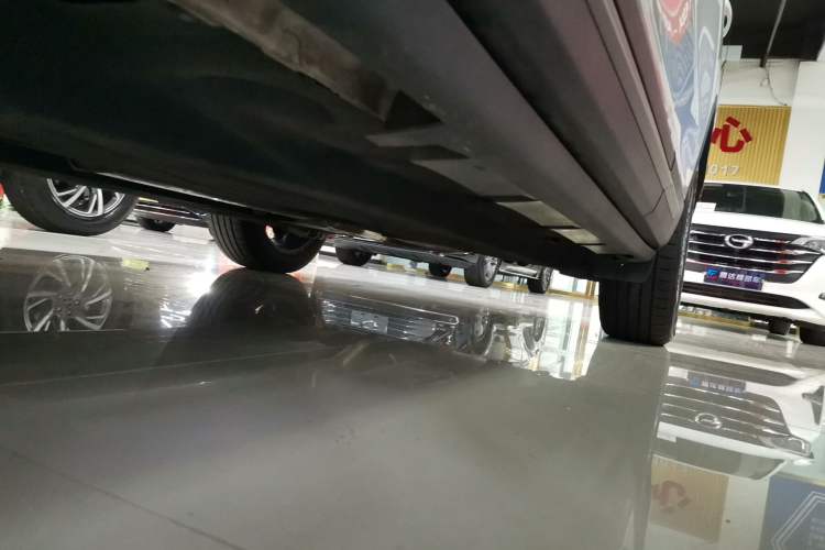 Used Lincoln Corsair 2022 2.0T Two-Wheel Drive Luxury Edition Left Side Sill
