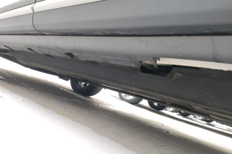 Used Lincoln Corsair 2022 Revised Version 2.0T Two-Wheel Drive Luxury Edition Left Side Sill