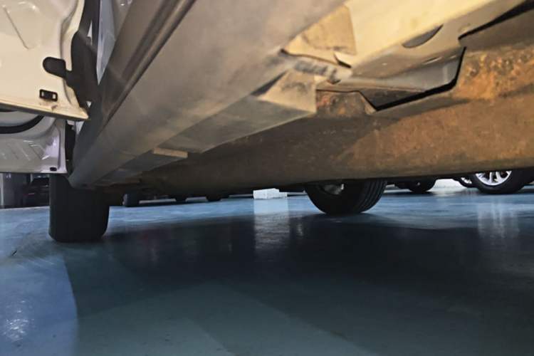 Used Lincoln Corsair 2022 2.0T Two-Wheel Drive Deluxe Edition Left Side Sill