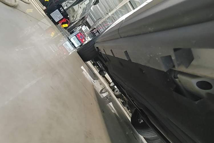 Used Lincoln Corsair 2022 2.0T Two-Wheel Drive Luxury Edition Left Side Sill