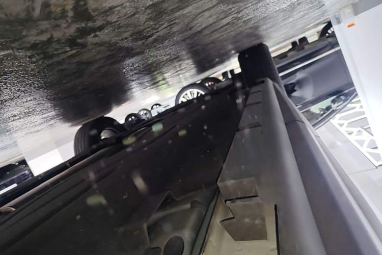 Used Lincoln Corsair 2022 Revised Version 2.0T Two-Wheel Drive Premium Edition Left Side Sill