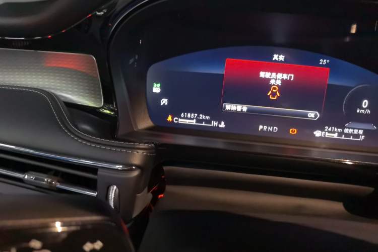 Used Lincoln Corsair 2022 2.0T Two-Wheel Drive Luxury Edition Odometer Close Up