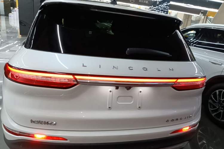 Used Lincoln Corsair 2022 2.0T Two-Wheel Drive Deluxe Edition Rear