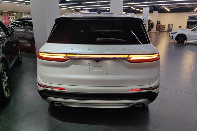 Used Lincoln Corsair 2022 2.0T Two-Wheel Drive Deluxe Edition Rear