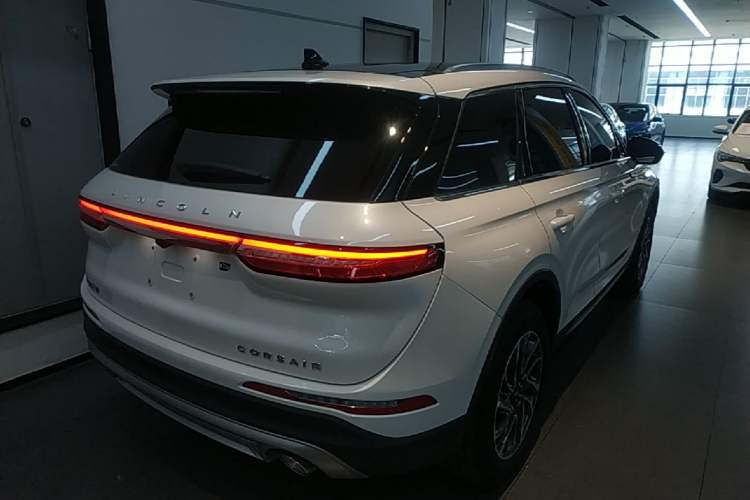Used Lincoln Corsair 2022 2.0T Two-Wheel Drive Deluxe Edition Rear Right 45 Deg