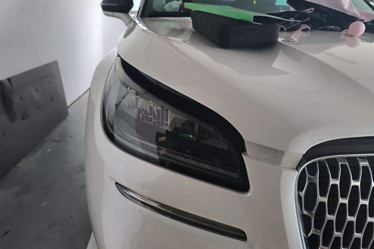 Used Lincoln Corsair 2022 Revised Version 2.0T Two-Wheel Drive Premium Edition Right Front Headlight