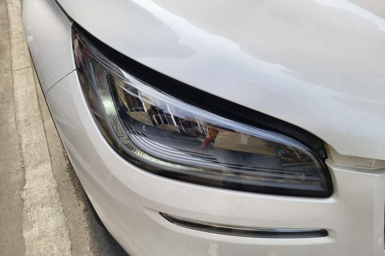 Used Lincoln Corsair 2022 2.0T Two-Wheel Drive Deluxe Edition Right Front Headlight