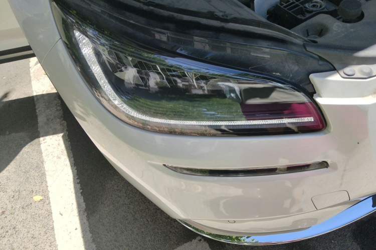 Used Lincoln Corsair 2022 2.0T Two-Wheel Drive Luxury Edition Right Front Headlight