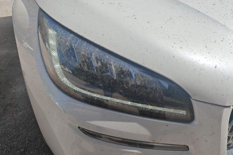 Used Lincoln Corsair 2022 Revised Version 2.0T Two-Wheel Drive Premium Edition Right Front Headlight