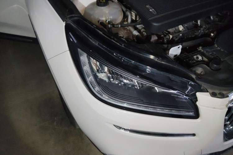 Used Lincoln Corsair 2022 Revised Version 2.0T Two-Wheel Drive Luxury Edition Right Front Headlight