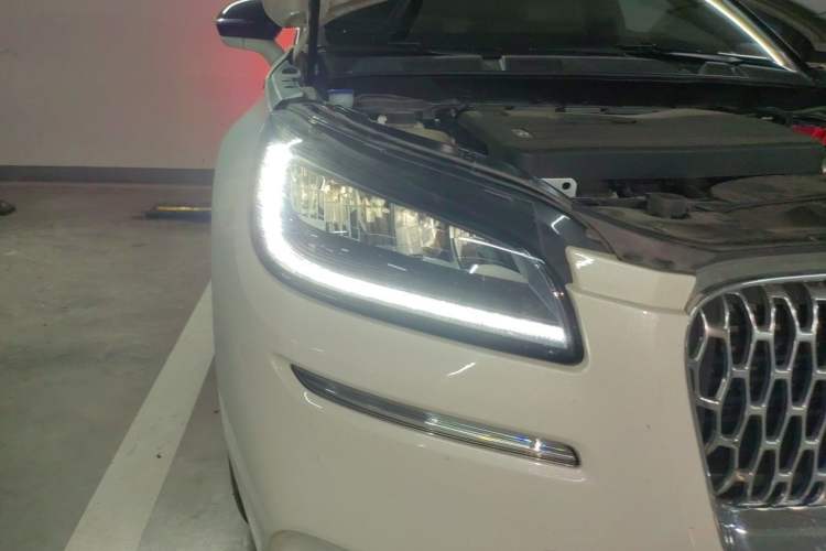 Used Lincoln Corsair 2022 2.0T Two-Wheel Drive Luxury Edition Right Front Headlight