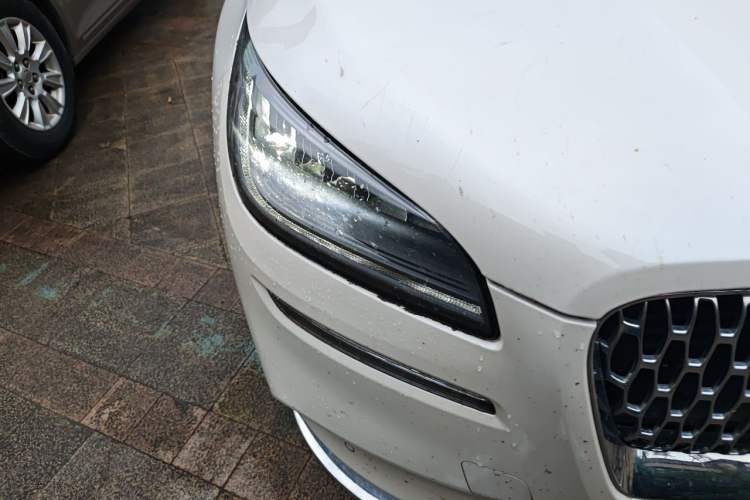 Used Lincoln Corsair 2022 Revised Version 2.0T Two-Wheel Drive Premium Edition Right Front Headlight