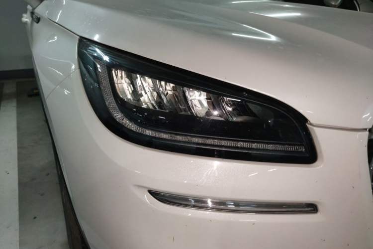 Used Lincoln Corsair 2022 2.0T Two-Wheel Drive Luxury Edition Right Front Headlight