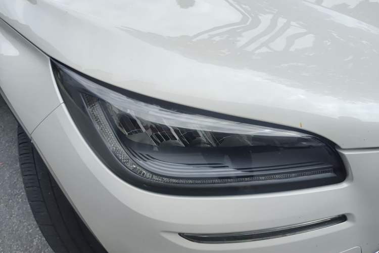 Used Lincoln Corsair 2022 2.0T Two-Wheel Drive Deluxe Edition Right Front Headlight