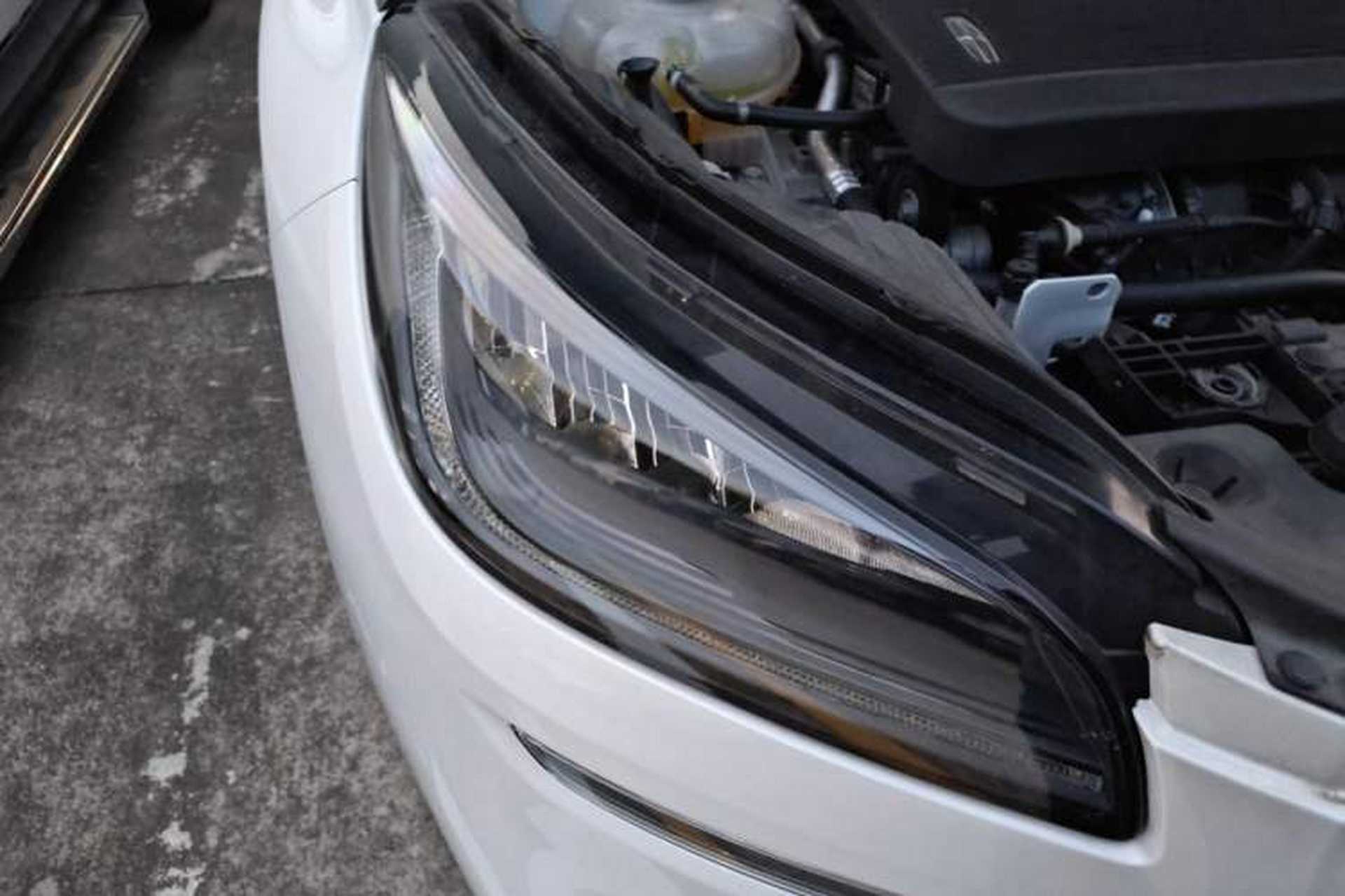 Used Lincoln Corsair 2022 Revised Version 2.0T Two-Wheel Drive Luxury Edition Right Front Headlight