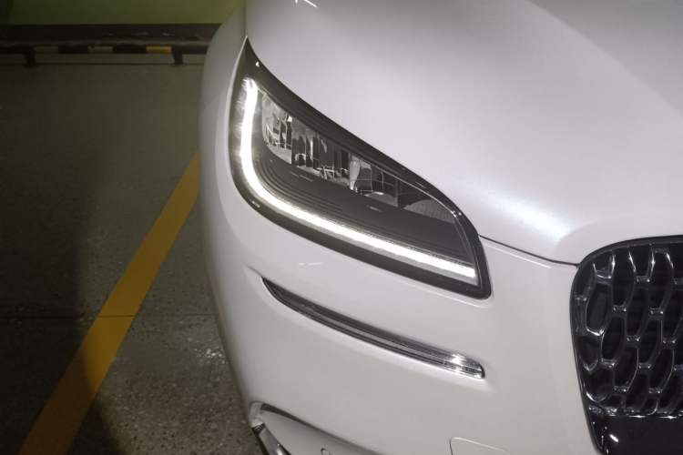 Used Lincoln Corsair 2022 2.0T Two-Wheel Drive Luxury Edition Right Front Headlight