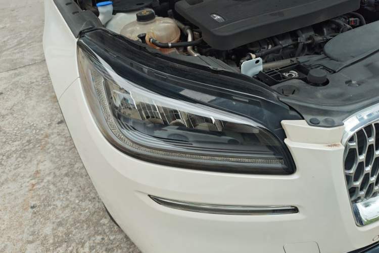 Used Lincoln Corsair 2022 2.0T Two-Wheel Drive Deluxe Edition Right Front Headlight