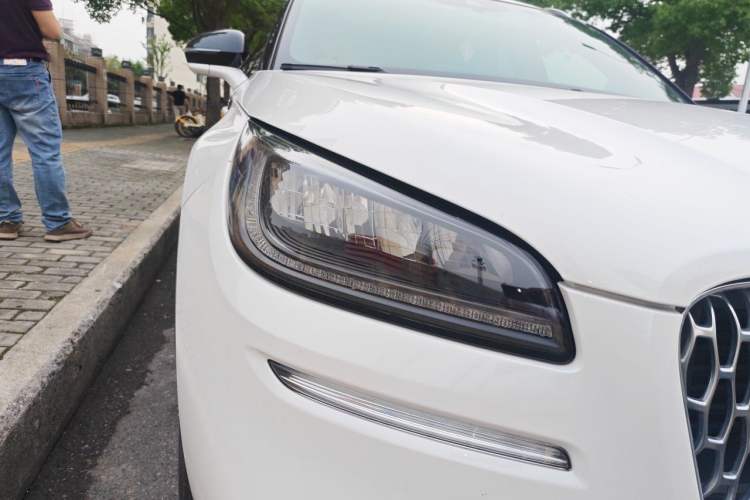 Used Lincoln Corsair 2022 2.0T Two-Wheel Drive Luxury Edition Right Front Headlight