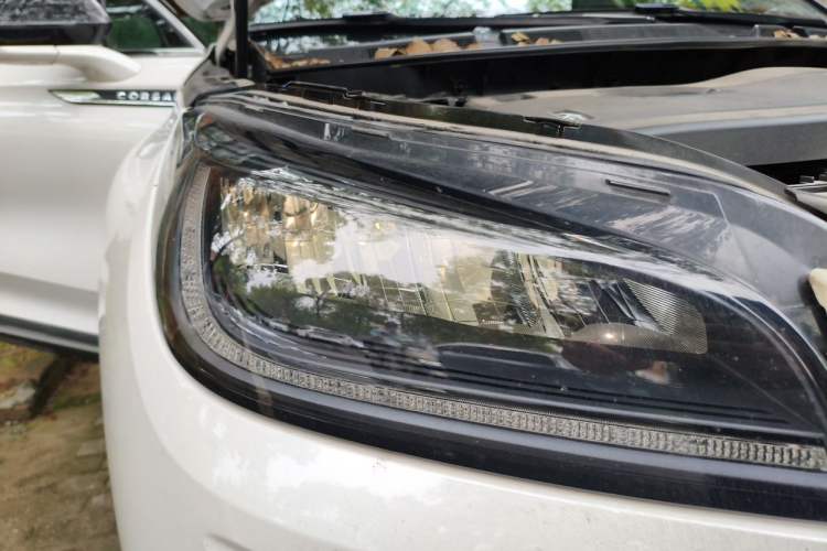 Used Lincoln Corsair 2022 2.0T Two-Wheel Drive Luxury Edition Right Front Headlight