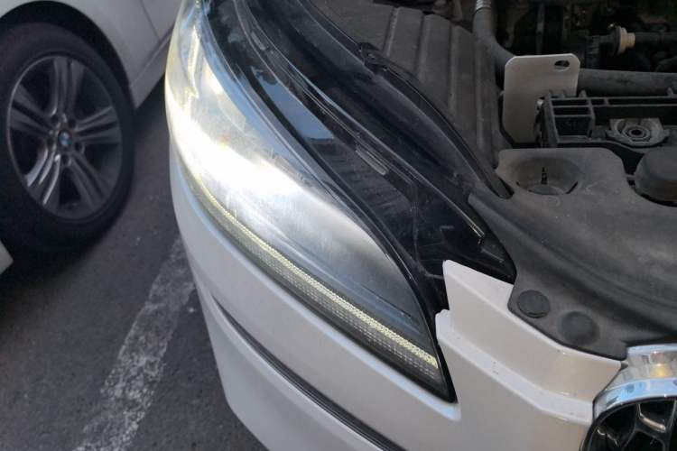Used Lincoln Corsair 2022 2.0T Two-Wheel Drive Luxury Edition Right Front Headlight