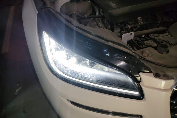 Used Lincoln Corsair 2022 2.0T Two-Wheel Drive Luxury Edition Right Front Headlight