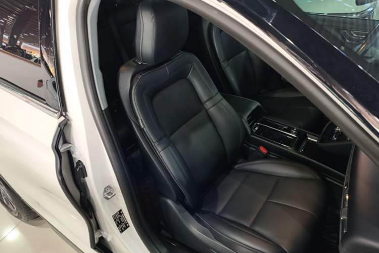 Used Lincoln Corsair 2022 2.0T Two-Wheel Drive Deluxe Edition Right Front Seat