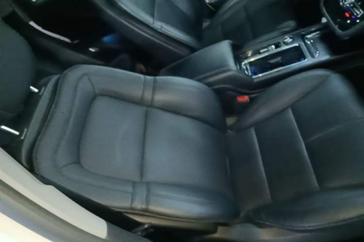 Used Lincoln Corsair 2022 2.0T Two-Wheel Drive Deluxe Edition Right Front Seat
