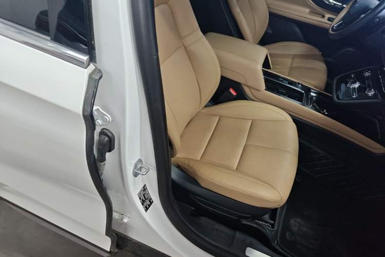 Used Lincoln Corsair 2022 2.0T Two-Wheel Drive Luxury Edition Right Front Seat