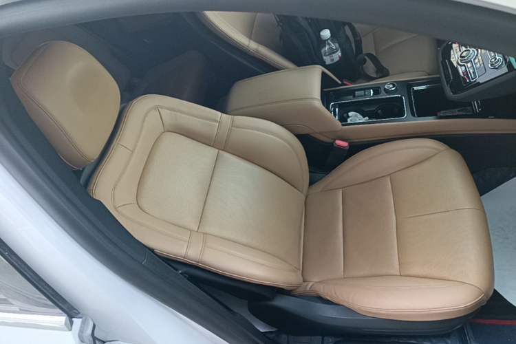 Used Lincoln Corsair 2022 2.0T Two-Wheel Drive Luxury Edition Right Front Seat