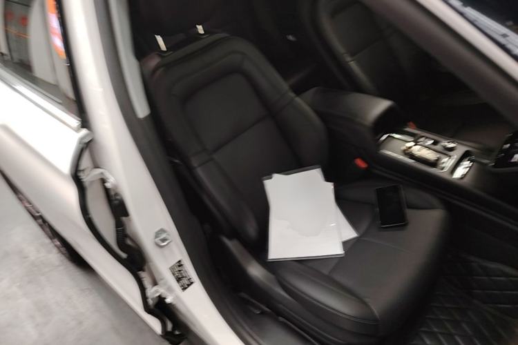 Used Lincoln Corsair 2022 Revised Version 2.0T Two-Wheel Drive Premium Edition Right Front Seat