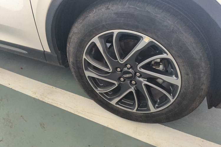 Used Lincoln Corsair 2022 Revised Version 2.0T Two-Wheel Drive Premium Edition Right Front Wheel Hub