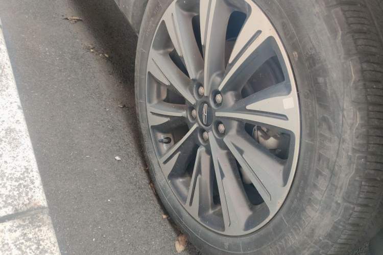Used Lincoln Corsair 2022 2.0T Two-Wheel Drive Luxury Edition Right Front Wheel Hub