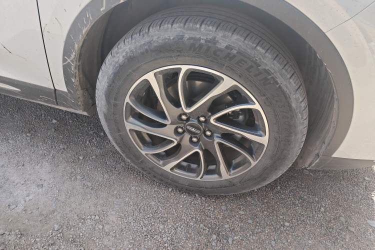 Used Lincoln Corsair 2022 Revised Version 2.0T Two-Wheel Drive Premium Edition Right Front Wheel Hub