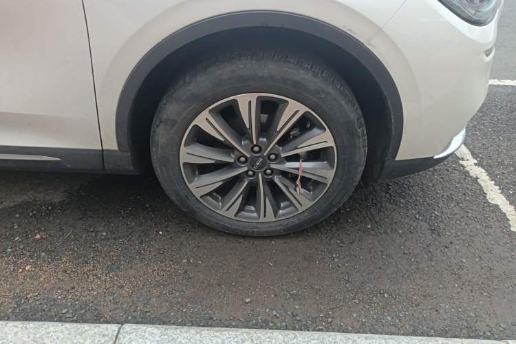 Used Lincoln Corsair 2022 2.0T Two-Wheel Drive Luxury Edition Right Front Wheel Hub