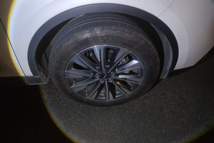 Used Lincoln Corsair 2022 2.0T Two-Wheel Drive Luxury Edition Right Front Wheel Hub