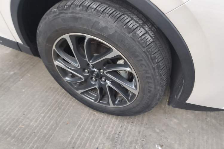 Used Lincoln Corsair 2022 2.0T Two-Wheel Drive Deluxe Edition Right Front Wheel Hub