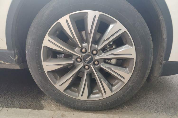 Used Lincoln Corsair 2022 2.0T Two-Wheel Drive Luxury Edition Right Front Wheel Hub