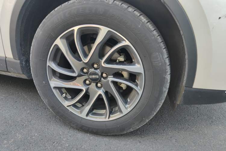 Used Lincoln Corsair 2022 2.0T Two-Wheel Drive Deluxe Edition Right Front Wheel Hub