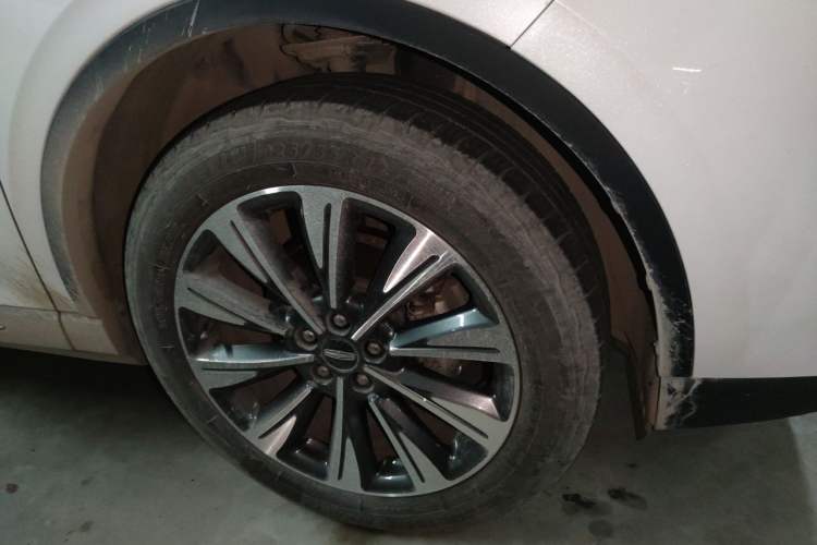 Used Lincoln Corsair 2022 2.0T Two-Wheel Drive Luxury Edition Right Front Wheel Hub