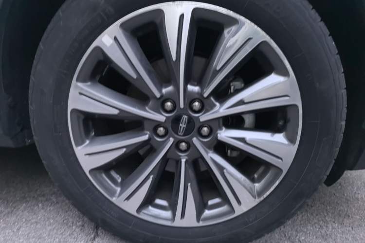 Used Lincoln Corsair 2022 2.0T Two-Wheel Drive Luxury Edition Right Front Wheel Hub