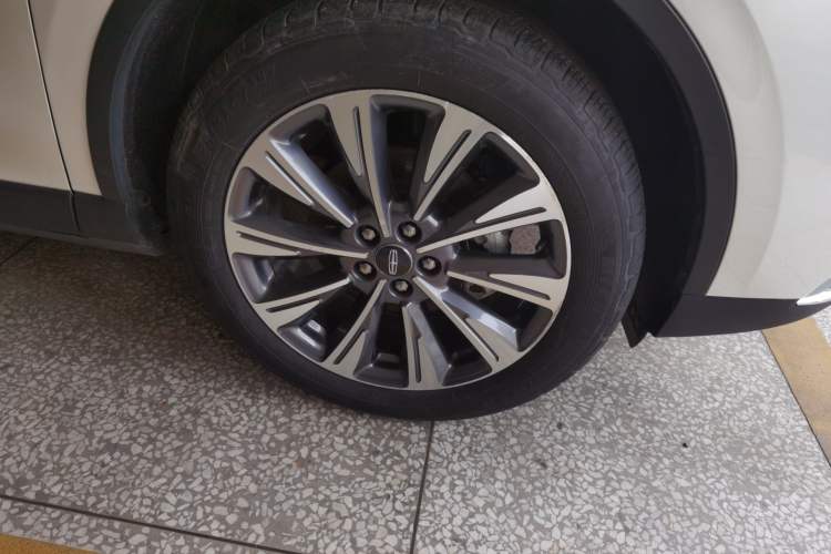 Used Lincoln Corsair 2022 2.0T Four-Wheel Drive Luxury Edition Right Front Wheel Hub