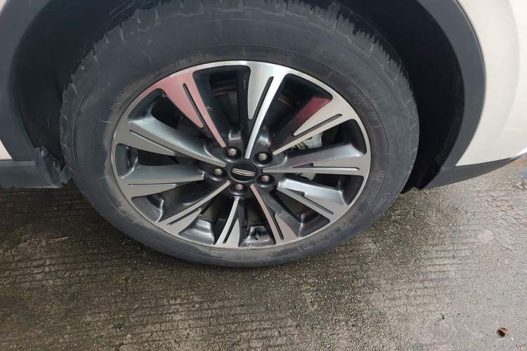 Used Lincoln Corsair 2022 2.0T Two-Wheel Drive Luxury Edition Right Front Wheel Hub