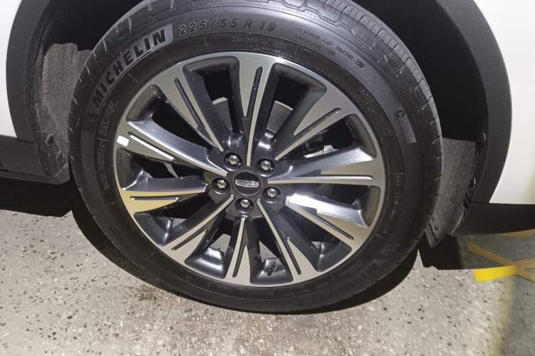 Used Lincoln Corsair 2022 2.0T Two-Wheel Drive Luxury Edition Right Front Wheel Hub