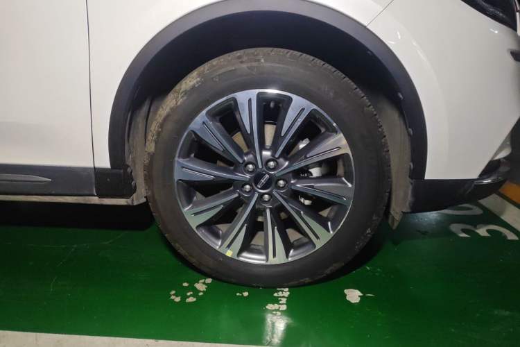 Used Lincoln Corsair 2022 2.0T Two-Wheel Drive Deluxe Edition Right Front Wheel Hub