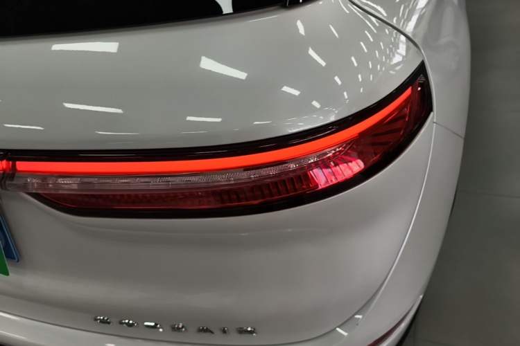 Used Lincoln Corsair 2022 2.0T Two-Wheel Drive Luxury Edition Right Rear Taillight
