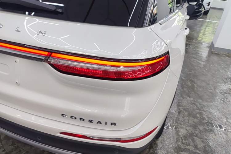 Used Lincoln Corsair 2022 Revised Version 2.0T Two-Wheel Drive Premium Edition Right Rear Taillight